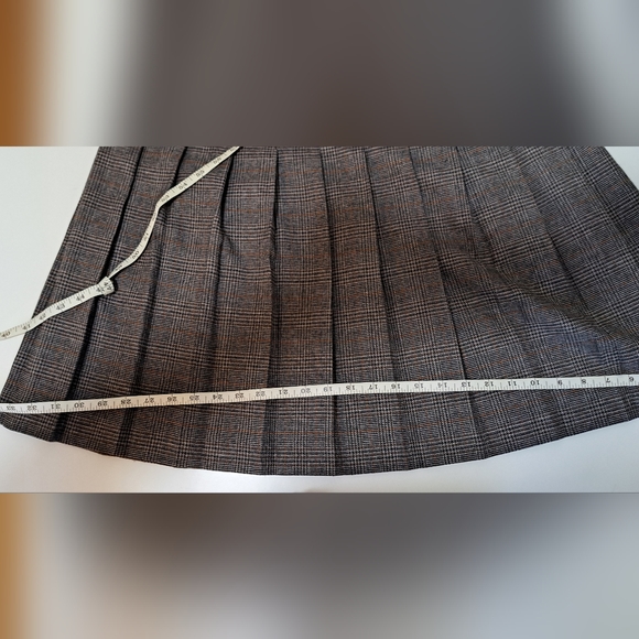 Sag Harbor Wool Plaid Pleated Skirt – Size 14 - Picture 8 of 9